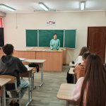 Факультативное занятие в классах повышенного изучения биологии и химии 10А и 11А с участием врача онколога Залевской О.А.